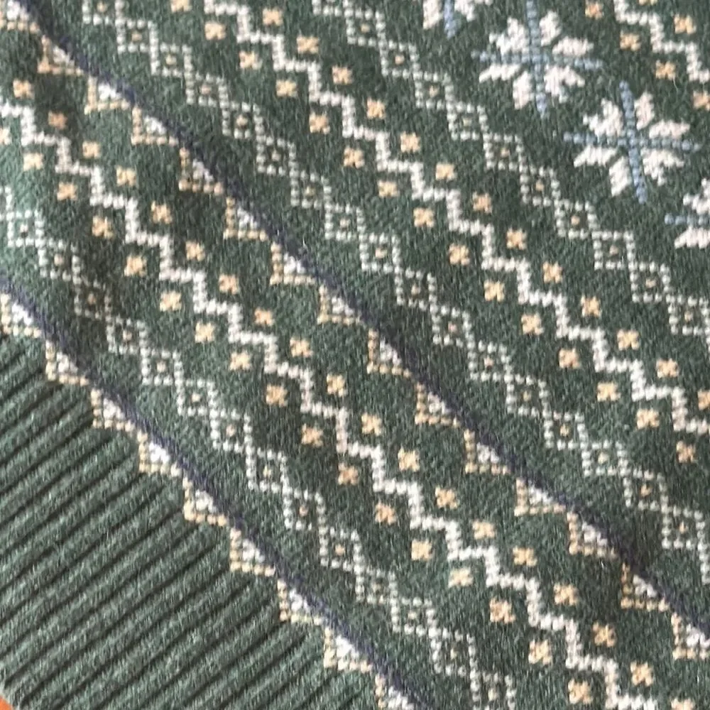 Crown & Ivy Green and White Crewneck Sweater